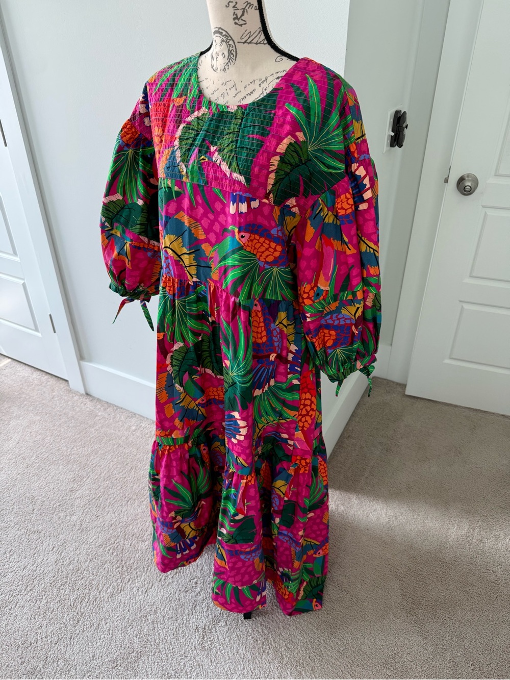 Like New FARM Rio Vibrant Fuchsia Tropical Print Puff Sleeve Maxi/Midi Dress - Picture 6 of 11